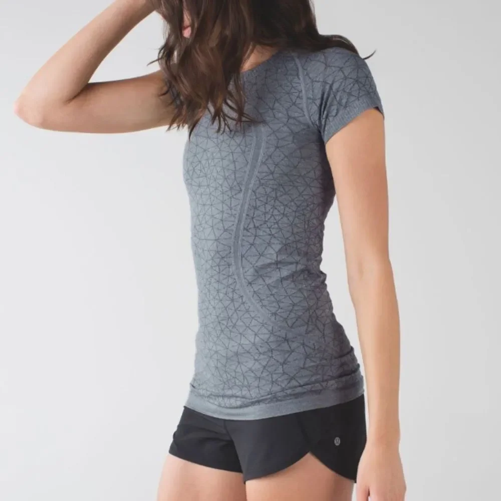 LULULEMON Swiftly Tech Short Sleeve Crew in Heathered Slate Women’s Size 12